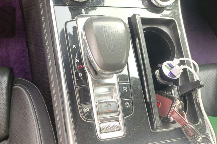 Used Hongqi H9 2020 2.0T Smart Connect Flagship Edition Gear Lever