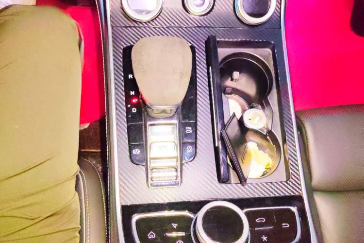 Used Hongqi H9 2020 2.0T Smart Connect Flagship Edition Gear Lever