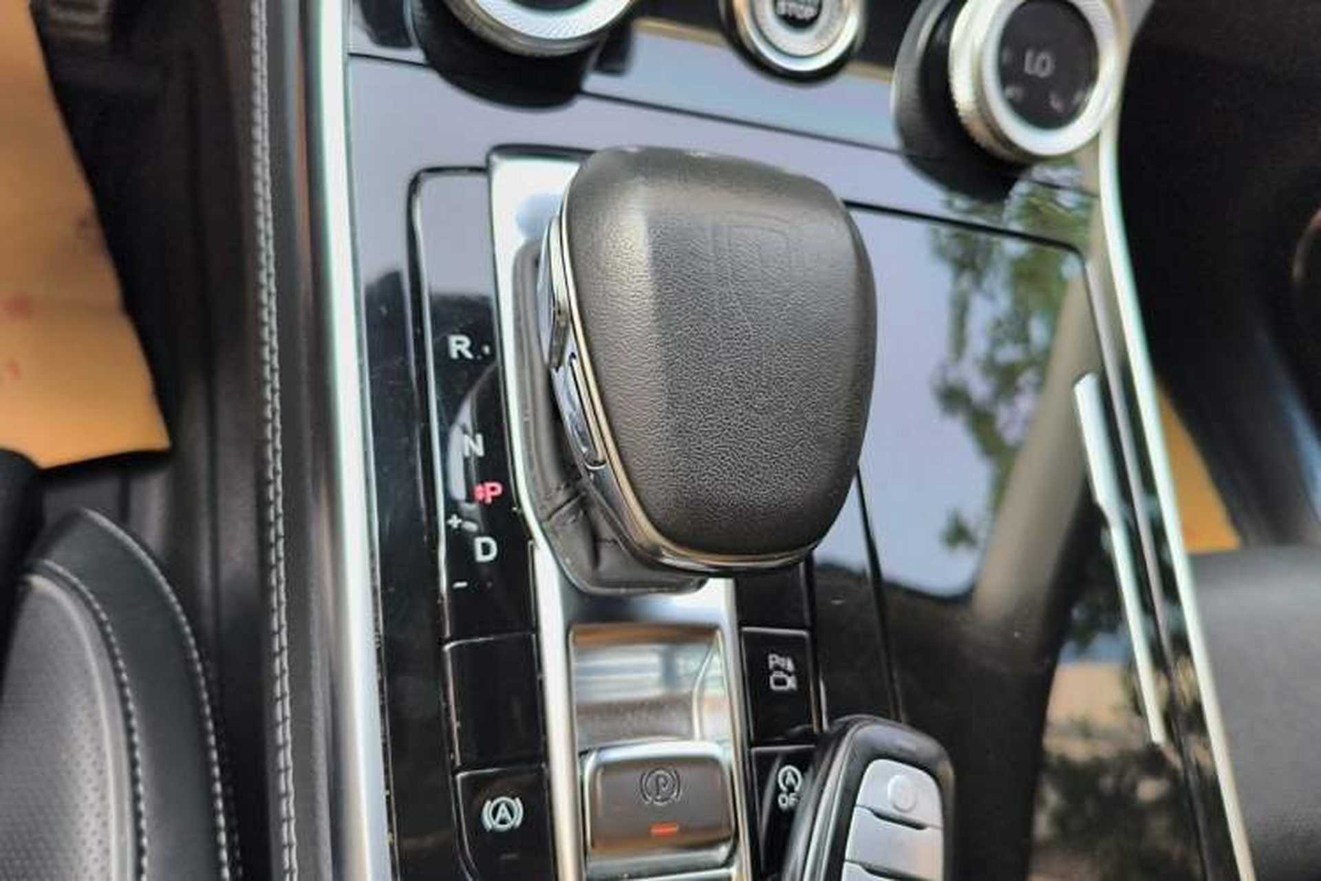 Used Hongqi H9 2020 2.0T Smart Connect Flagship Edition Gear Lever