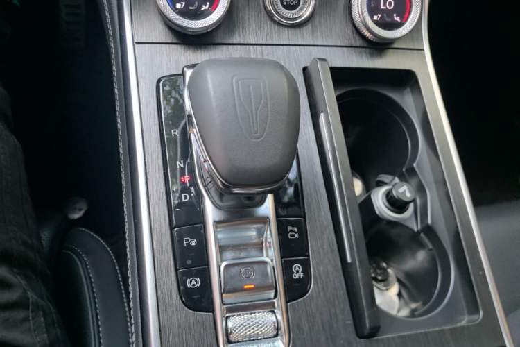 Used Hongqi H9 2020 2.0T Smart Connect Flagship Edition Gear Lever