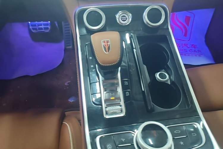 Used Hongqi H9 2020 2.0T Smart Connect Flagship Edition Gear Lever