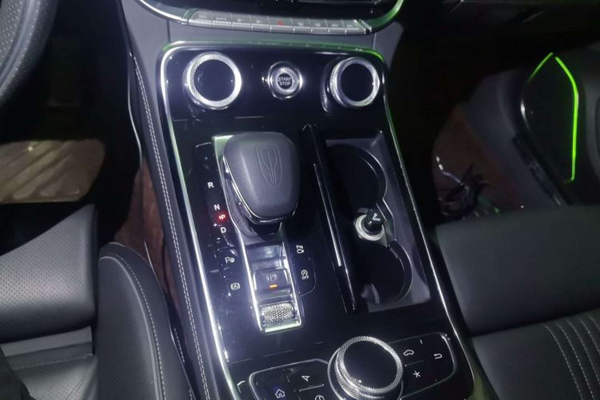 Used Hongqi H9 2020 2.0T Smart Connect Flagship Edition Gear Lever