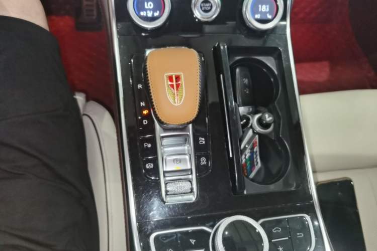 Used Hongqi H9 2020 2.0T Smart Connect Flagship Edition Gear Lever