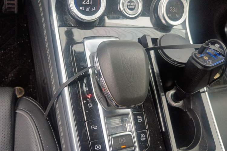 Used Hongqi H9 2020 2.0T Smart Connect Flagship Edition Gear Lever