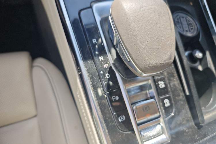 Used Hongqi H9 2020 2.0T Smart Connect Flagship Edition Gear Lever