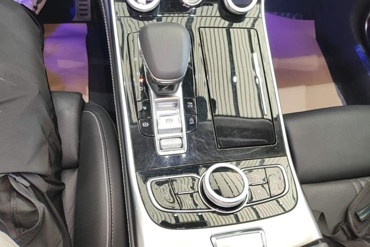 Used Hongqi H9 2020 2.0T Smart Connect Flagship Edition Gear Lever