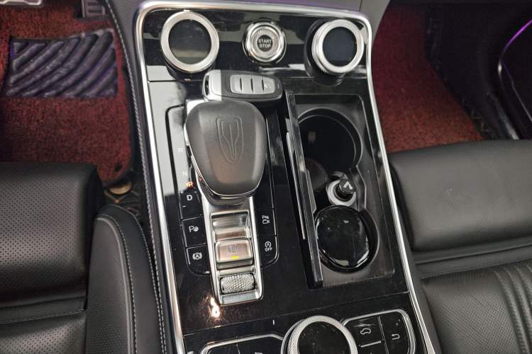 Used Hongqi H9 2020 3.0T Smart Connect Flagship Edition Gear Lever