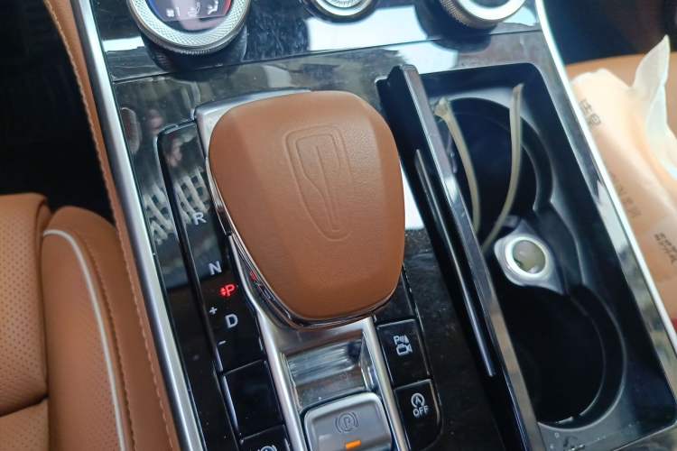 Used Hongqi H9 2020 2.0T Smart Connect Flagship Edition Gear Lever
