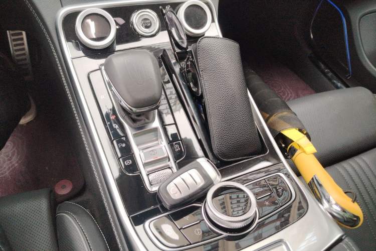 Used Hongqi H9 2020 2.0T Smart Connect Flagship Edition Gear Lever
