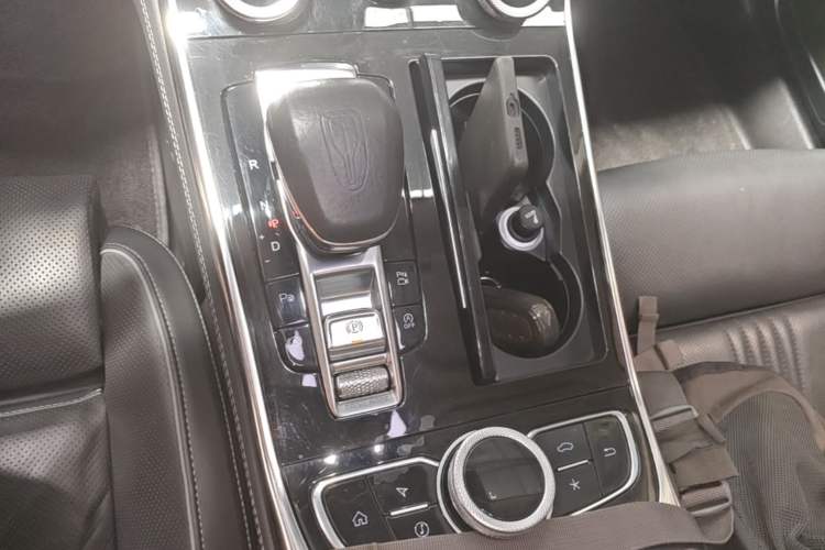 Used Hongqi H9 2020 3.0T Smart Connect Flagship Edition Gear Lever