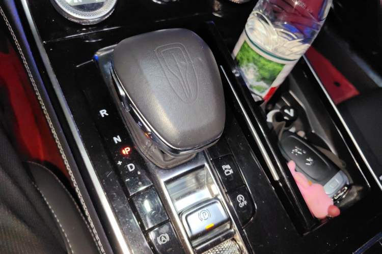 Used Hongqi H9 2020 2.0T Smart Connect Flagship Edition Gear Lever
