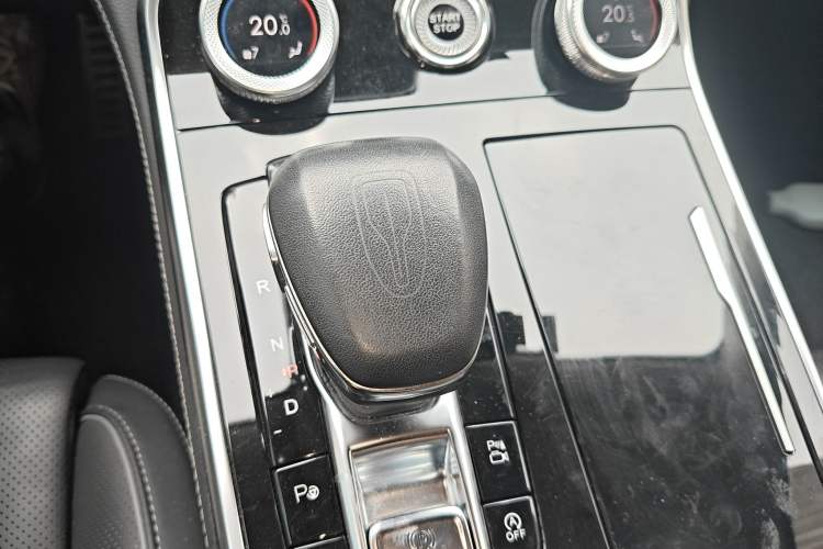 Used Hongqi H9 2020 2.0T Smart Connect Flagship Edition Gear Lever