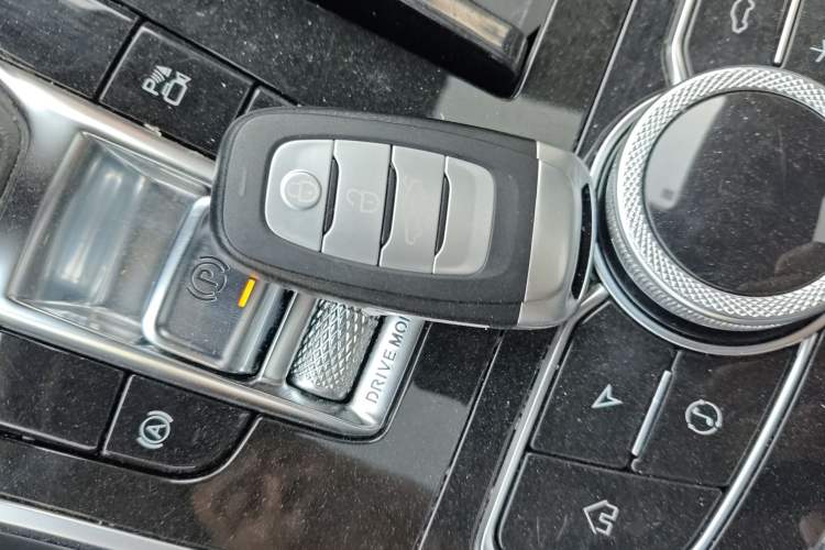 Used Hongqi H9 2020 2.0T Smart Connect Flagship Edition Interior 1