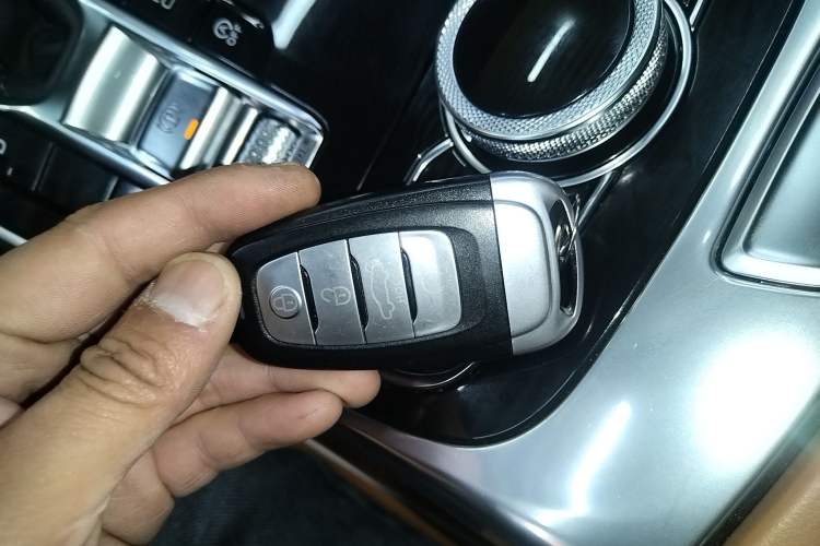 Used Hongqi H9 2020 2.0T Smart Connect Flagship Edition Interior 1