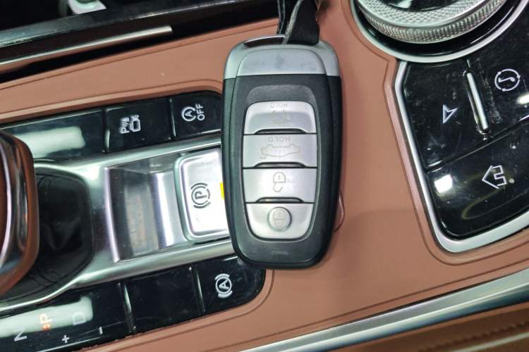 Used Hongqi H9 2020 2.0T Smart Connect Flagship Edition Interior 1