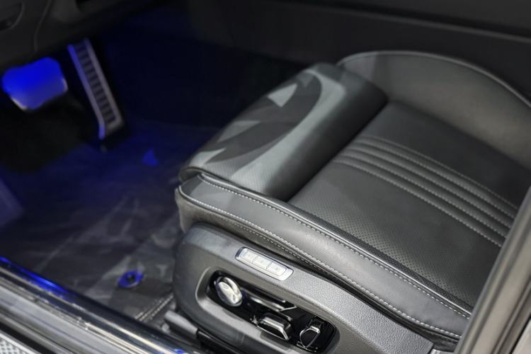 Used Hongqi H9 2020 2.0T Smart Connect Flagship Edition Interior 4