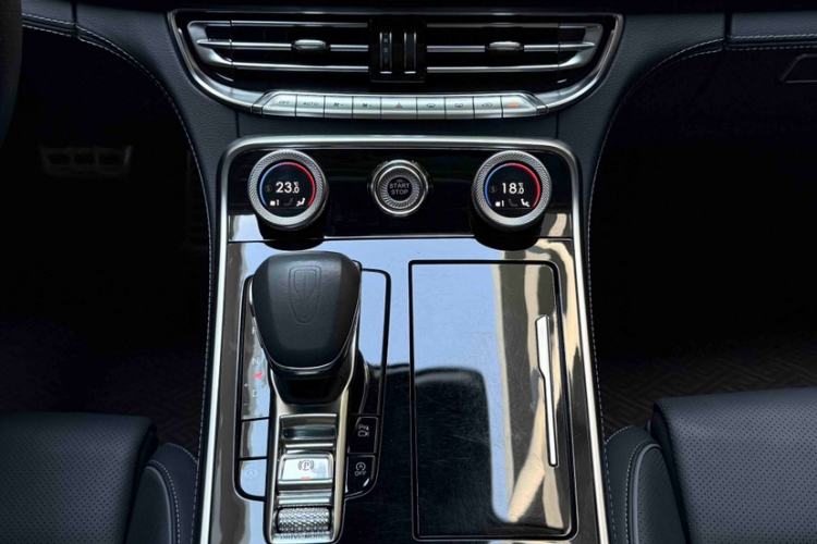 Used Hongqi H9 2020 2.0T Smart Connect Flagship Edition Interior 4