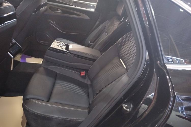 Used Hongqi H9 2020 2.0T Smart Connect Flagship Edition Interior 4