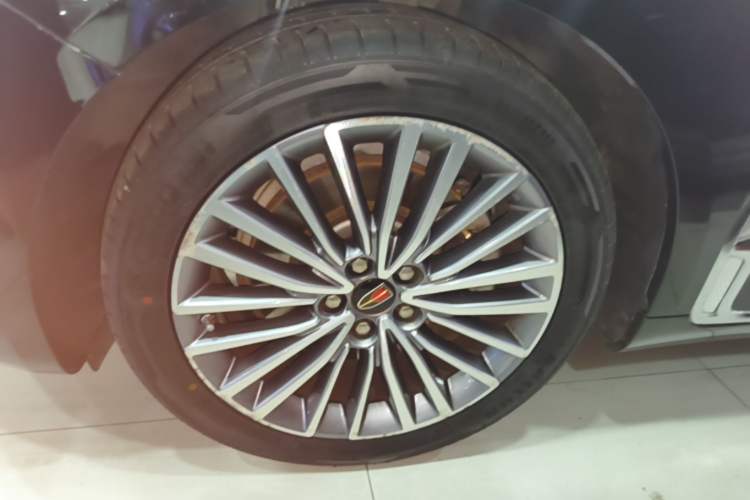 Used Hongqi H9 2020 2.0T Smart Connect Flagship Edition Left Front Wheel Hub