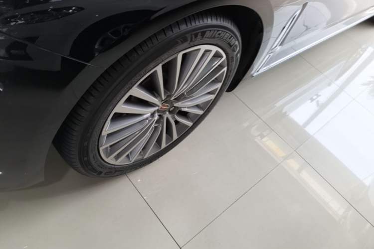 Used Hongqi H9 2020 3.0T Smart Connect Flagship Edition Left Front Wheel Hub