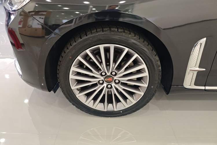 Used Hongqi H9 2020 2.0T Smart Connect Flagship Edition Left Front Wheel Hub