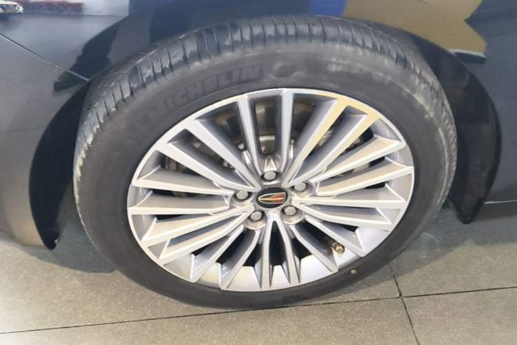 Used Hongqi H9 2020 2.0T Smart Connect Flagship Edition Left Front Wheel Hub