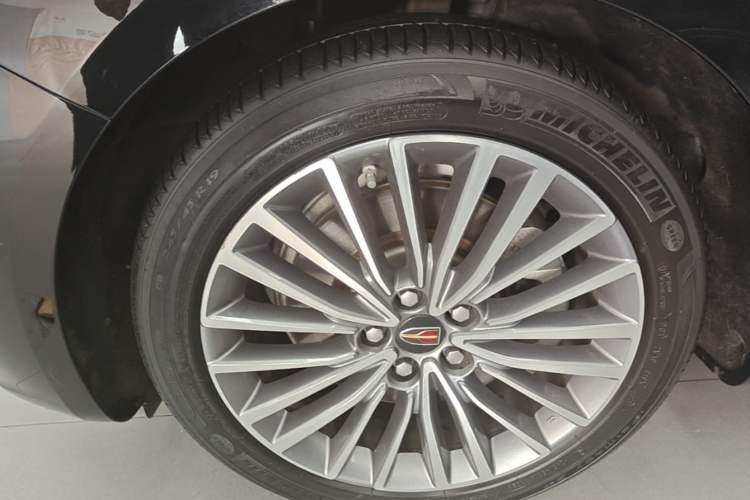 Used Hongqi H9 2020 2.0T Smart Connect Flagship Edition Left Front Wheel Hub