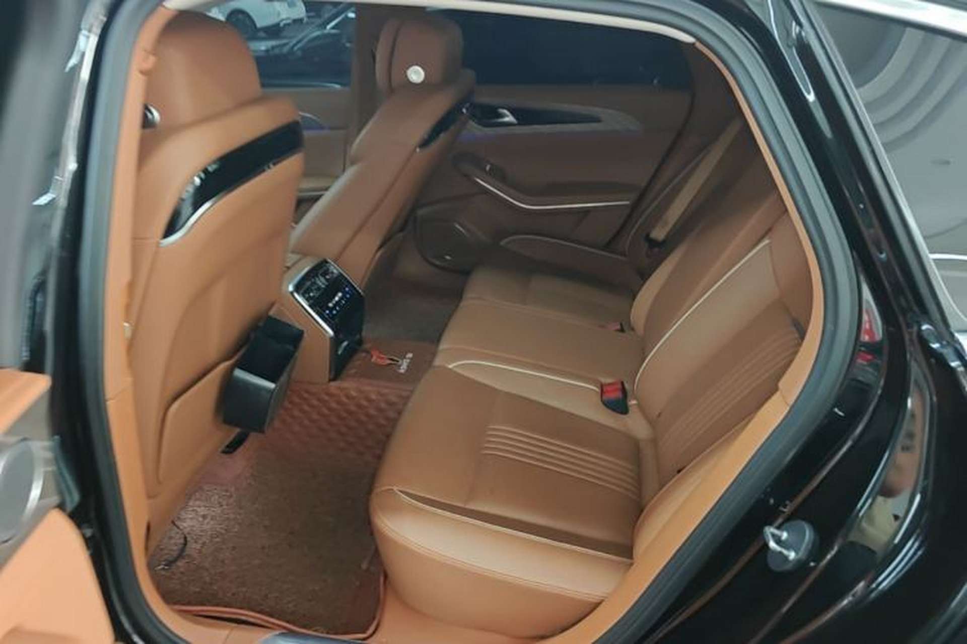 Used Hongqi H9 2020 2.0T Smart Connect Flagship Edition Left Rear Seat