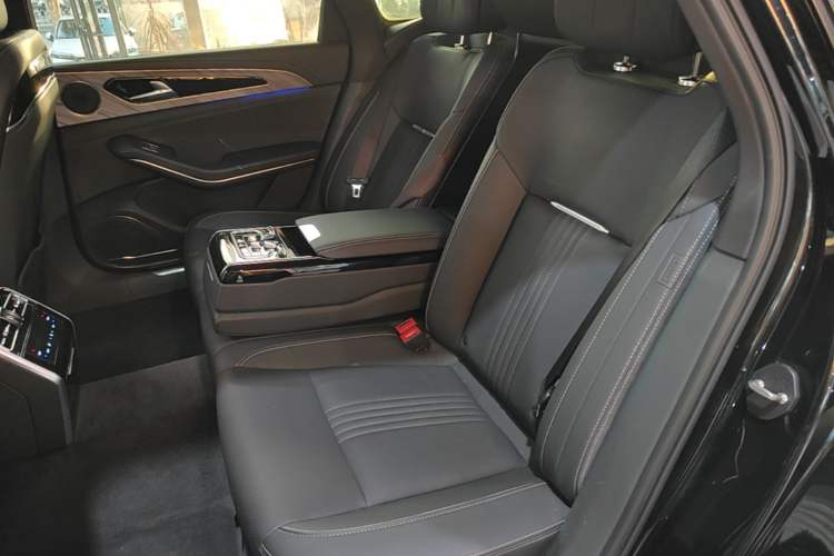 Used Hongqi H9 2020 2.0T Smart Connect Flagship Edition Left Rear Seat