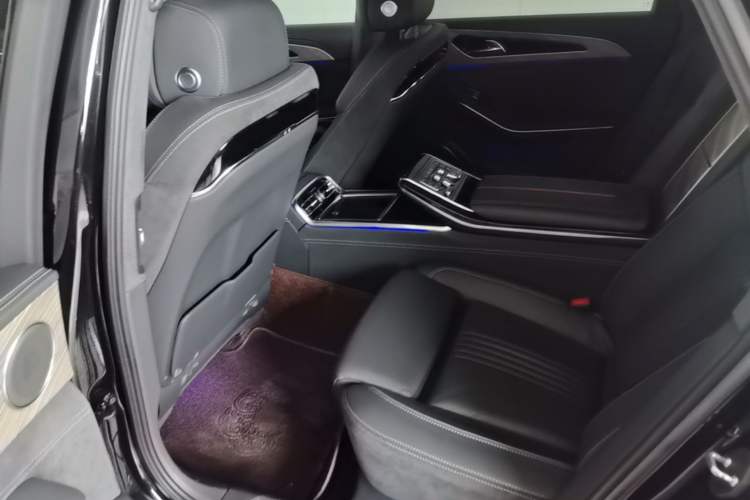 Used Hongqi H9 2020 3.0T Smart Connect Flagship Four-Seat Version Left Rear Seat