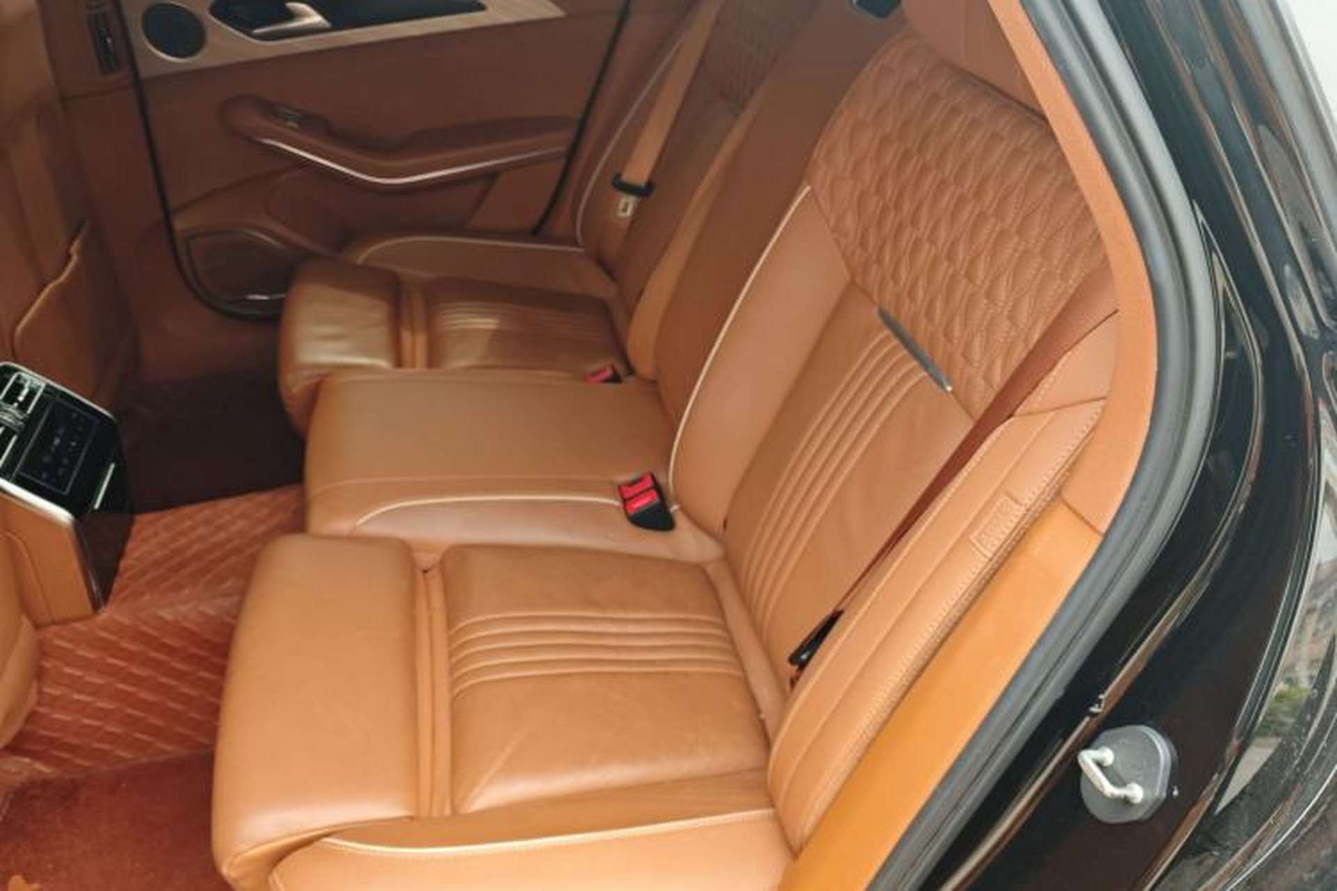 Used Hongqi H9 2020 2.0T Smart Connect Flagship Edition Left Rear Seat