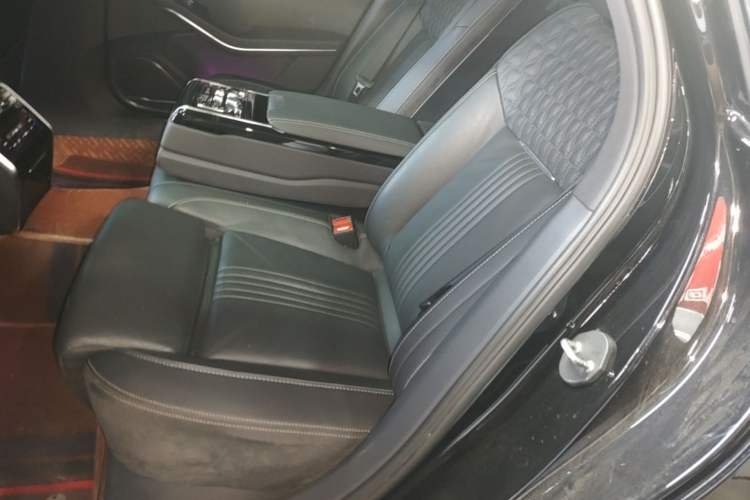 Used Hongqi H9 2020 Revised Version 2.0T Smart Connect Flagship Edition Left Rear Seat