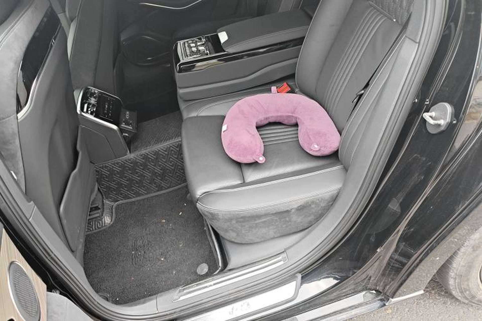 Used Hongqi H9 2020 2.0T Smart Connect Flagship Edition Left Rear Seat