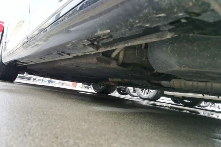 Used Hongqi H9 2020 2.0T Smart Connect Flagship Edition Left Side Sill