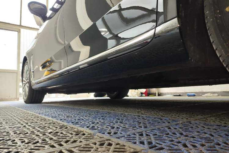 Used Hongqi H9 2020 2.0T Smart Connect Flagship Edition Left Side Sill