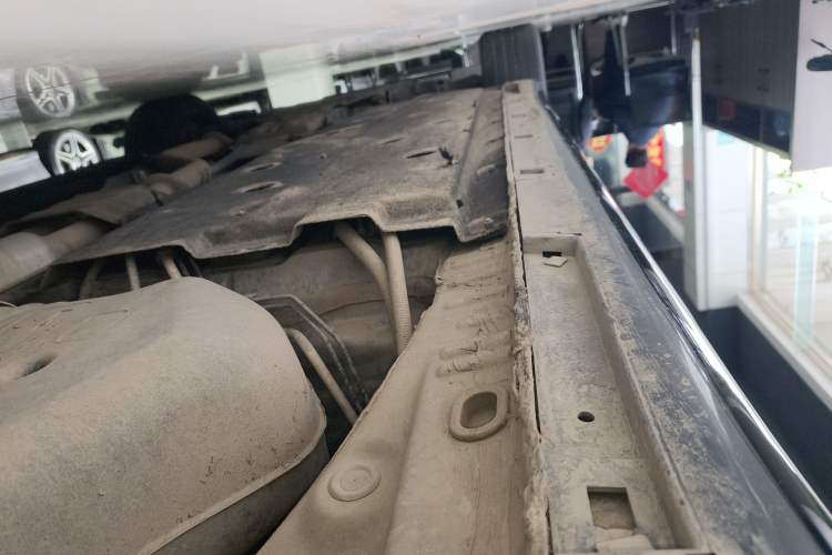 Used Hongqi H9 2020 2.0T Smart Connect Flagship Edition Left Side Sill