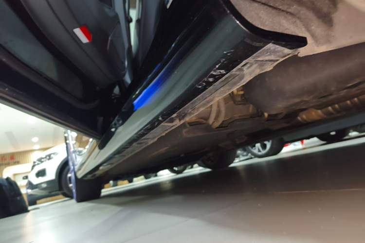Used Hongqi H9 2020 2.0T Smart Connect Flagship Edition Left Side Sill