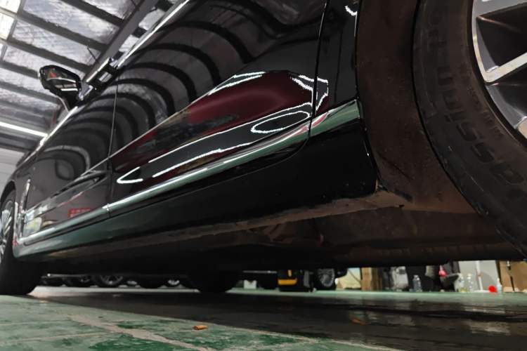 Used Hongqi H9 2020 2.0T Smart Connect Flagship Edition Left Side Sill