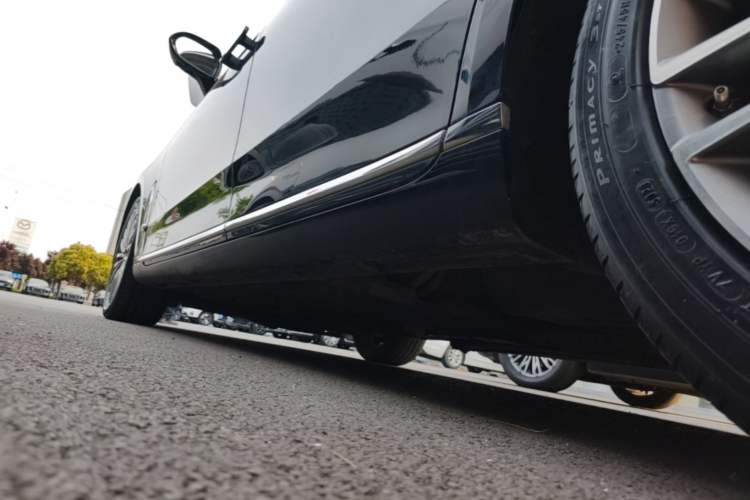 Used Hongqi H9 2020 2.0T Smart Connect Flagship Edition Left Side Sill