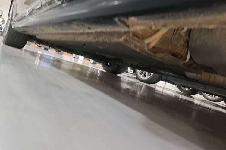 Used Hongqi H9 2020 2.0T Smart Connect Flagship Edition Left Side Sill