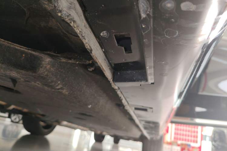 Used Hongqi H9 2020 2.0T Smart Connect Flagship Edition Left Side Sill