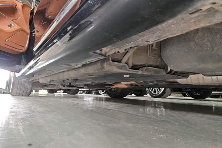 Used Hongqi H9 2020 2.0T Smart Connect Flagship Edition Left Side Sill