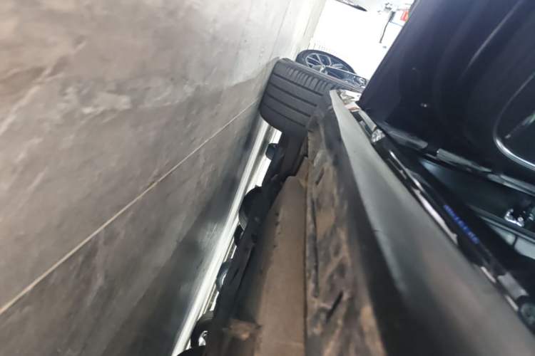 Used Hongqi H9 2020 2.0T Smart Connect Flagship Edition Left Side Sill