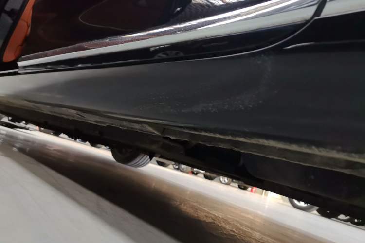 Used Hongqi H9 2020 2.0T Smart Connect Flagship Edition Left Side Sill