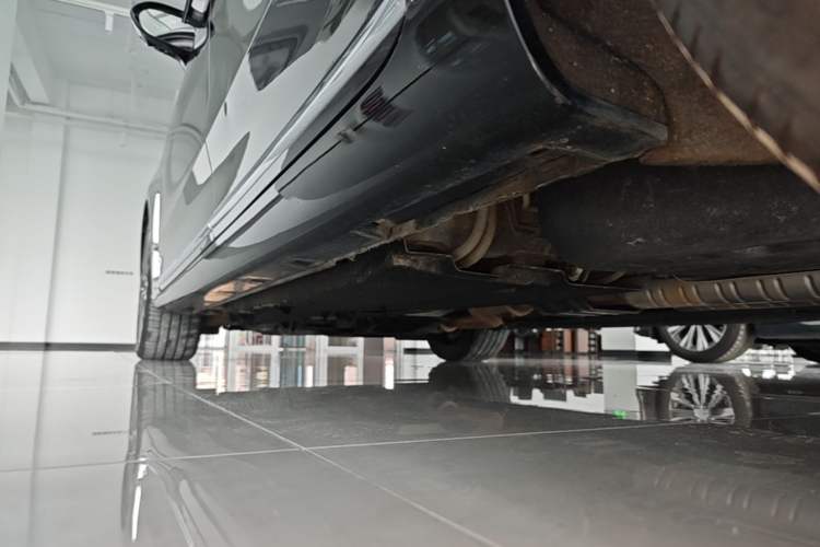 Used Hongqi H9 2020 2.0T Smart Connect Flagship Edition Left Side Sill