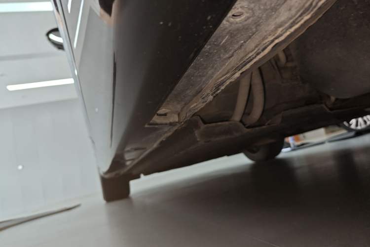 Used Hongqi H9 2020 2.0T Smart Connect Flagship Edition Left Side Sill