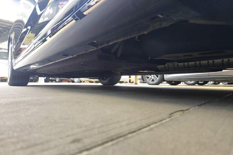 Used Hongqi H9 2020 2.0T Smart Connect Flagship Edition Left Side Sill