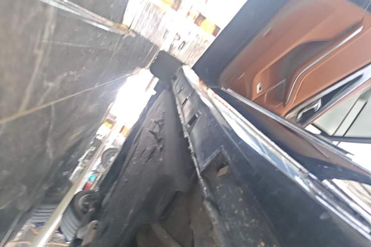 Used Hongqi H9 2020 2.0T Smart Connect Flagship Edition Left Side Sill