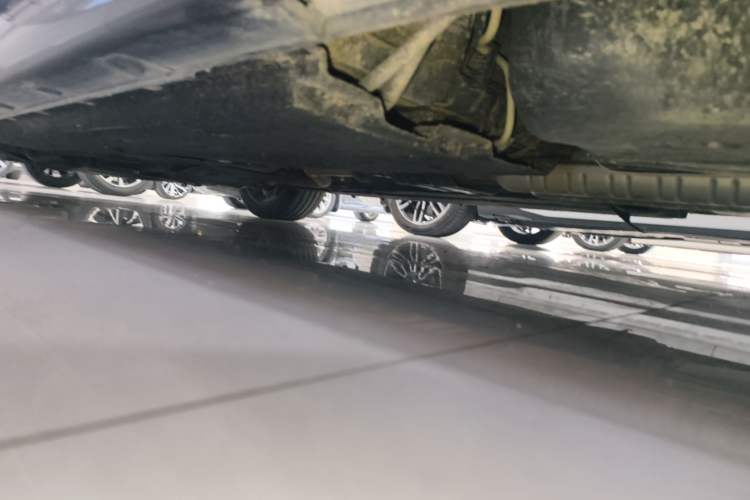 Used Hongqi H9 2020 Revised Version 2.0T Smart Connect Flagship Edition Left Side Sill