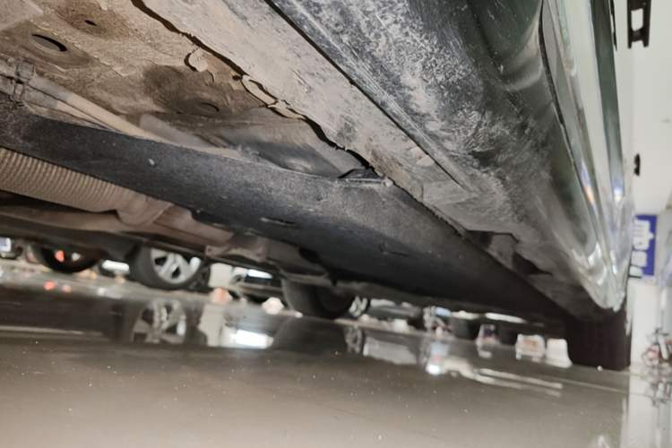 Used Hongqi H9 2020 3.0T Smart Connect Flagship Four-Seat Version Left Side Sill